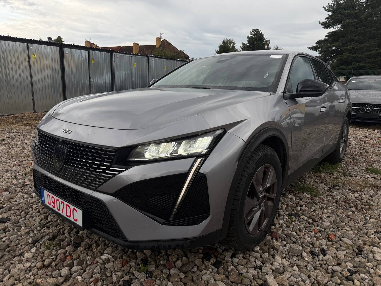 Peugeot 408 Allure 1.2 PureTech 130 EAT8 — zdjęcie 2