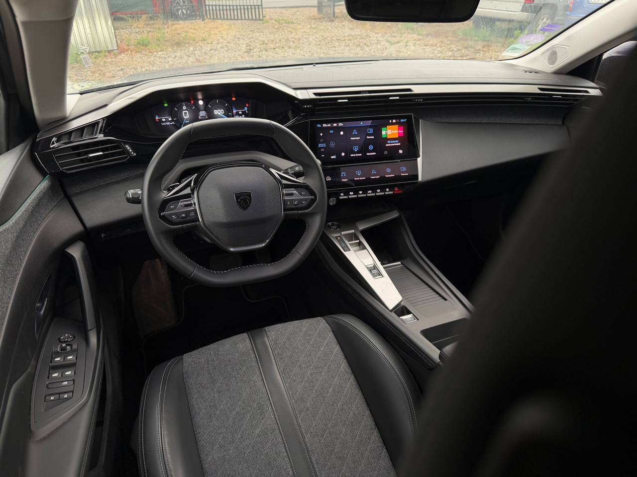 Peugeot 408 Allure 1.2 PureTech 130 EAT8 — zdjęcie 9